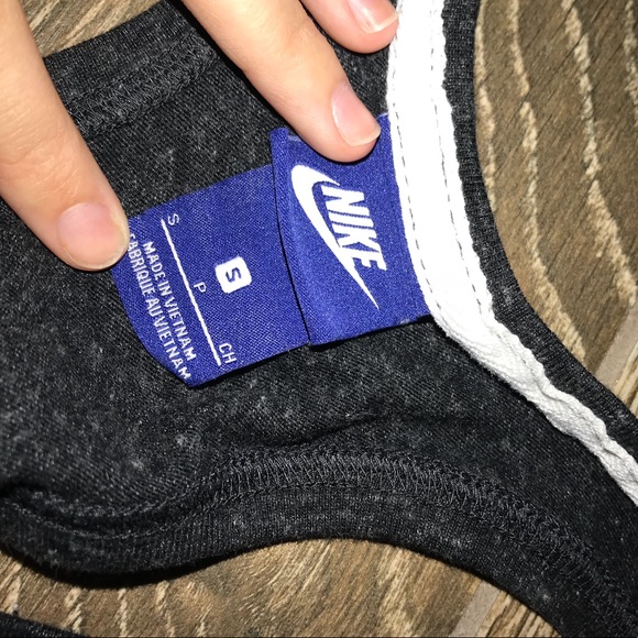 Nike workout tank - Picture 2 of 2